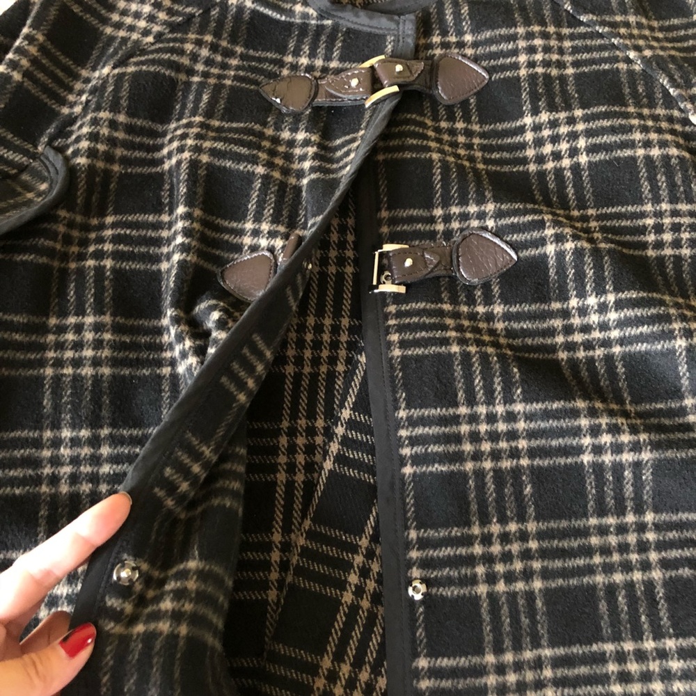 ❌DONATED❌ Anthropologie Plaid Cape Poncho - Picture 5 of 7